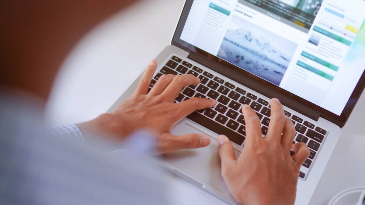 How to Write SEO-Friendly Blog Posts in 2026 8 How to Write SEO-Friendly Blog Posts in 2026