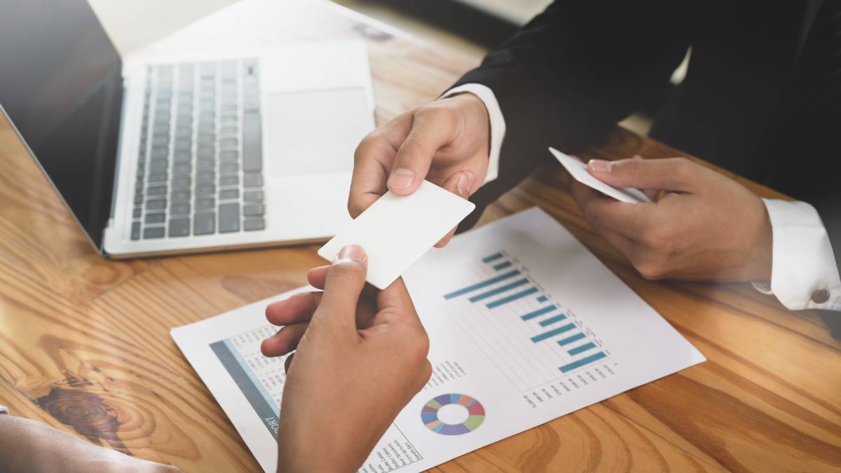 12 AI Business Card Generator: Tools, Tips & Guide 4 12 AI Business Card Generator: Tools, Tips & Guide