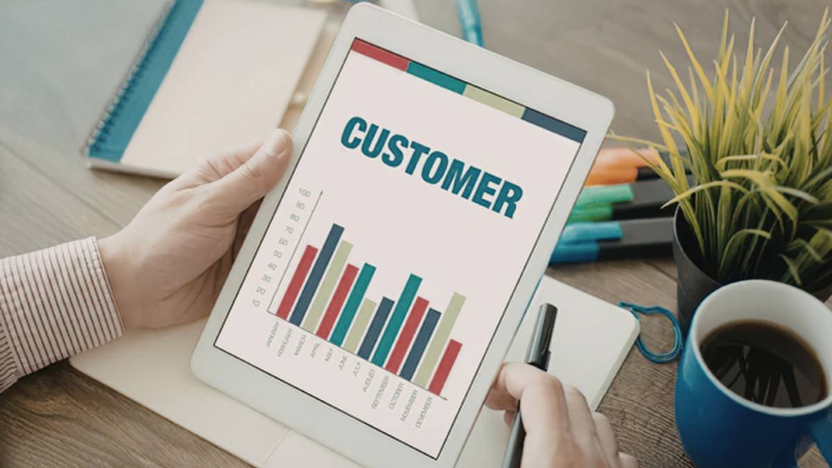 Customer Data Platform: Benefits, Use Cases & Top Tools 1 Customer Data Platform